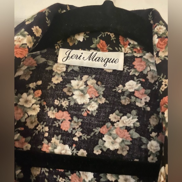 Vintage Dark Floral Button Down - Picture 8 of 9